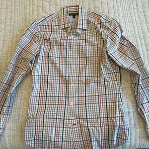 Cleaning out the closet! Haven’t worn this shirt in over a year.